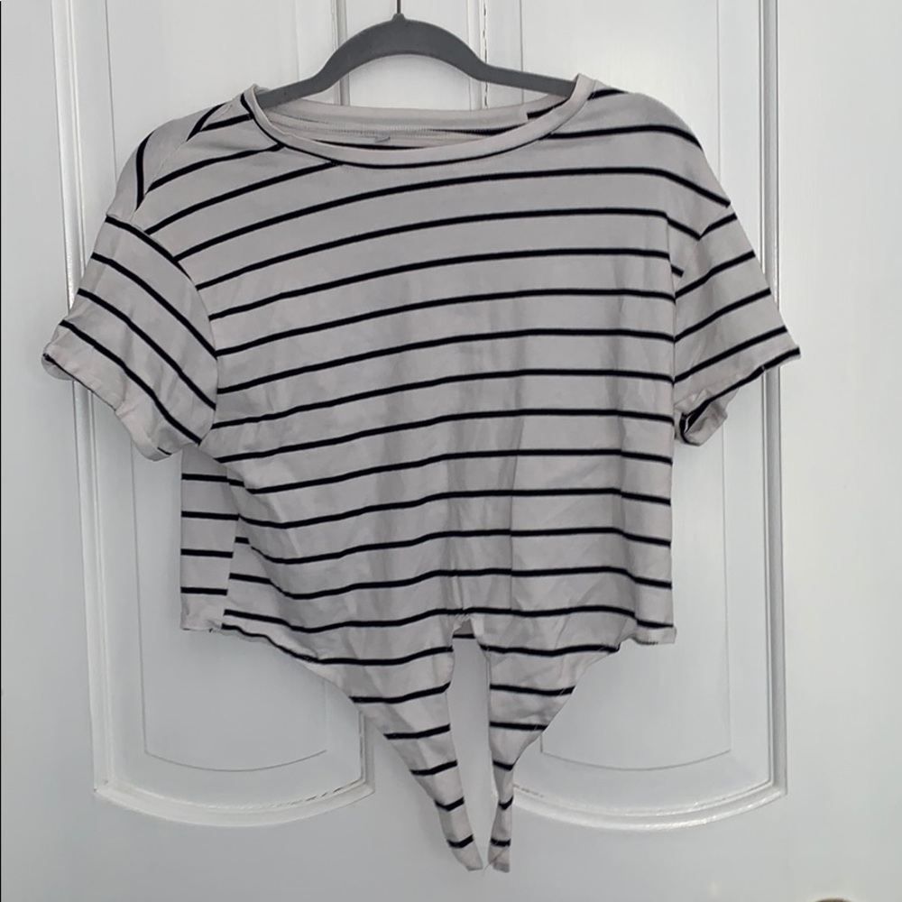 Stripped tie in front cropped t shirt